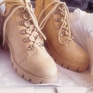 Women's Tan Lace-Up Ankle Boots